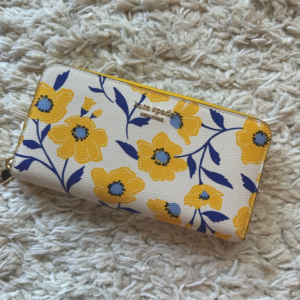 Kate Spade wallet NEW